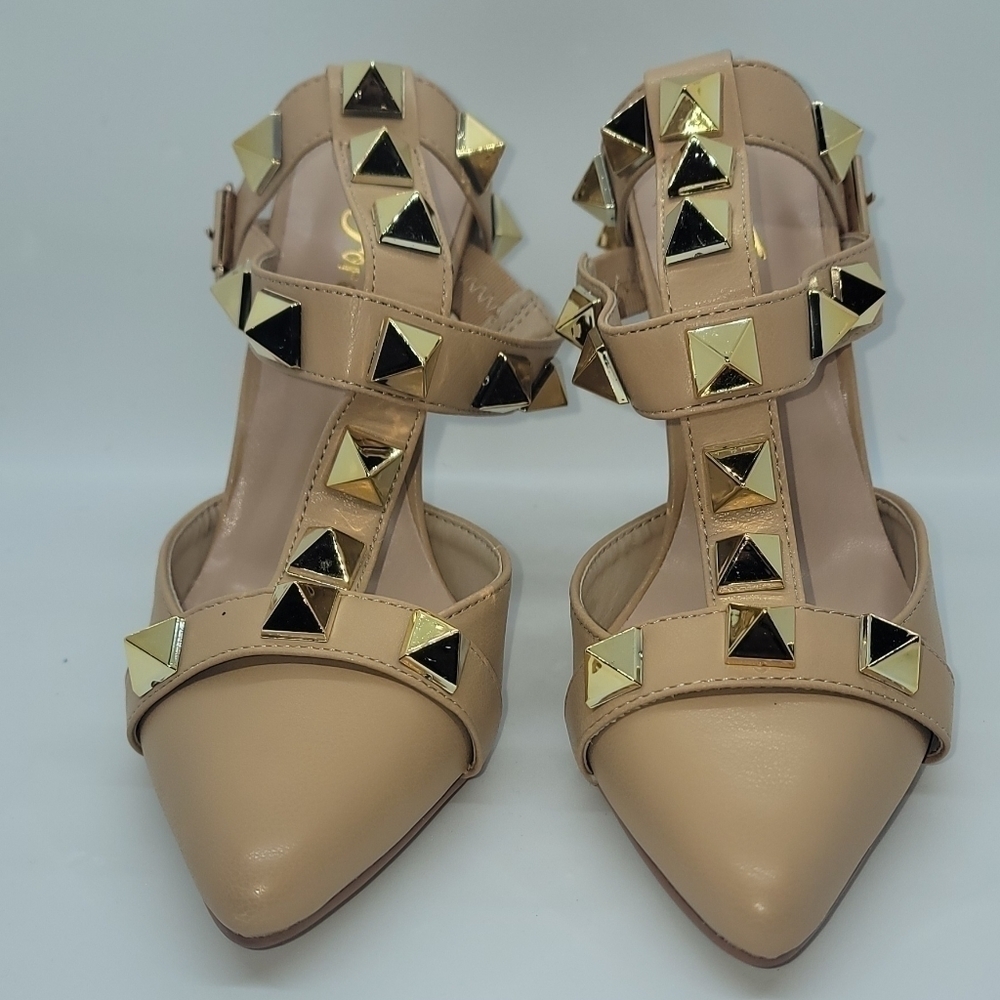 Vegan leather nude heel with gold colored studs